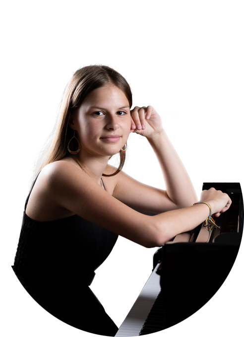 Sofija Lavrač Černivec, klavir